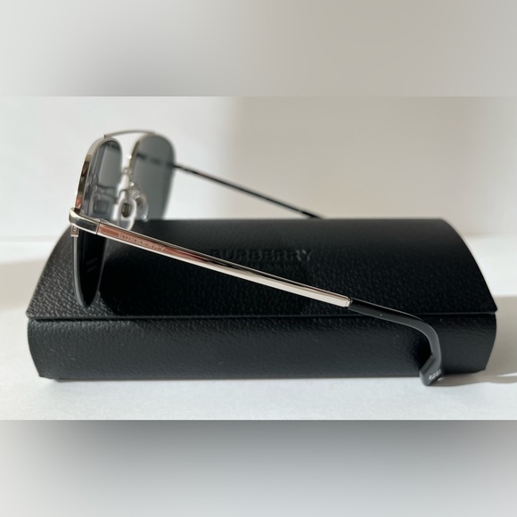 Burberry 3113 Sunglasses Silver 100587 New - Picture 2 of 6